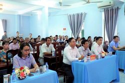 Tuyên truyền Cuộc vận động 'Người Việt Nam ưu tiên dùng hàng Việt Nam' tại khu vực Cam Ranh