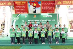 Nestlé Việt Nam đồng hành thúc đẩy dạy bơi an toàn cho học sinh tại Bắc Ninh
