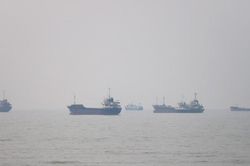Iran v&agrave; Oman sắp đạt thỏa thuận về tuyến h&agrave;ng hải mới qua Eo biển Hormuz