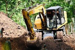 TP. Hồ Ch&iacute; Minh: Xử l&yacute; đồi đất tại c&ocirc;ng vi&ecirc;n L&ecirc; Thị Ri&ecirc;ng để t&igrave;m kiếm h&agrave;i cốt liệt sĩ