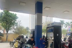 Giá xăng dầu, thực phẩm giảm giúp CPI hạ nhiệt