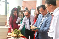 Trưng bày kết nối truyền thống – Vững bước tương lai