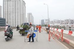 R&agrave; so&aacute;t, xử l&yacute; vi phạm h&agrave;nh lang ATGT đường bộ