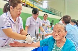 Thành phố Hồ Chí Minh có 7 địa phương đạt tỷ lệ khám sức khỏe toàn dân trên 30%
