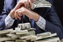Nhắm vào đàn ông lớn tuổi, cô đơn và nhiều tiền, bà mẹ ba con dựng 'bẫy tình' khiến ít nhất ba người thiệt mạng: Vỏ bọc phía sau khiến người chồng 14 năm bàng hoàng