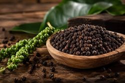 Giá tiêu hôm nay 3/8: Đồng loạt đi ngang