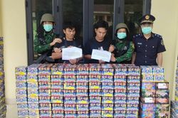 Bắt 2 người Lào vận chuyển ma túy và hơn 484 hộp pháo hoa nổ qua biên giới