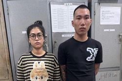 Bắt nhóm đối tượng livestream bán 'vé cào trúng thưởng' để lừa đảo