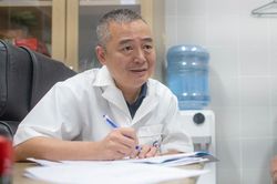 PGS Nguyễn Lân Hiếu chỉ ra một thói quen truyền dịch nguy hiểm