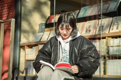 Chuỗi nhà sách lớn nhất Trung Quốc giao sách như đồ ăn