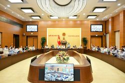 Thống nhất trình Quốc hội xem xét việc thành lập thành phố Quảng Ninh, thành phố Bắc Ninh