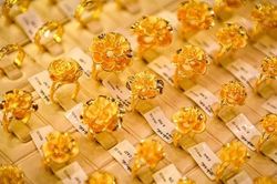 Giá vàng ngày 4/8: Vàng miếng và vàng nhẫn SJC giảm mạnh chiều bán
