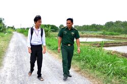 Ấm tình 'Con nuôi đồn Biên phòng'