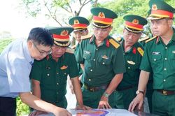 Qu&acirc;n khu 7 khảo s&aacute;t c&aacute;c khu vực c&oacute; th&ocirc;ng tin về h&agrave;i cốt liệt sĩ