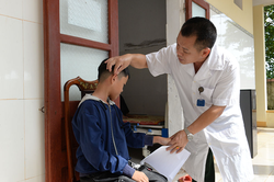 Bác sĩ quân y - bác sĩ của bản