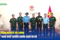 Đại tướng Nguyễn Tân Cương tiếp Tham mưu trưởng Không quân Ấn Độ