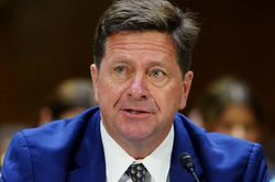 Ông Jay Clayton tuyên thệ nhậm chức Giám đốc Tình báo quốc gia Mỹ