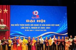NSND Trịnh Thúy Mùi tái đắc cử Chủ tịch Hội Nghệ sĩ Sân khấu Việt Nam