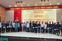 Quảng Ngãi: Hỗ trợ gần 290 triệu đồng cho thuyền viên bị nạn trên biển