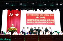Ph&aacute;t huy sức mạnh tổng hợp trong l&atilde;nh đạo c&ocirc;ng t&aacute;c bi&ecirc;n ph&ograve;ng, bảo vệ vững chắc chủ quyền l&atilde;nh thổ, an ninh bi&ecirc;n giới quốc gia
