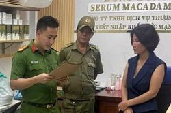 Bị truy n&atilde; về tội lừa đảo, nữ gi&aacute;m đốc phẫu thuật đổi khu&ocirc;n mặt để lẩn trốn