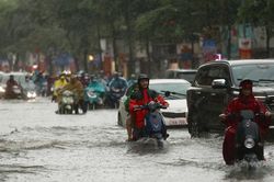 Dự báo thời tiết 4/8: Miền Bắc mưa lớn diện rộng, nguy cơ ngập lụt