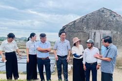Đoàn giám sát của Thường trực Hội đồng Nhân dân tỉnh làm việc tại xã Quỳnh Phú