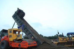 Bộ Xây dựng lên tiếng về việc điều chỉnh hợp đồng trước biến động giá lớn