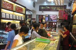 Giá vàng chiều 4/8: Vàng SJC đảo chiều đi lên