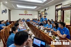 Li&ecirc;n đo&agrave;n Lao động hai tỉnh Thanh H&oacute;a - Bắc Ninh trao đổi kinh nghiệm hoạt động