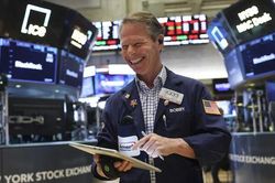 Dow Jones tăng gần 700 điểm, lập kỷ lục mới khi Mỹ ngừng tấn công Iran