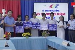 'ATV Tiếp bước đến trường' trao học bổng cho em Ng&ocirc; Thị Mỹ Duy&ecirc;n