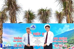 Quận Hamyang (Hàn Quốc) tặng dừa chung tay bảo vệ bãi biển Đà Nẵng