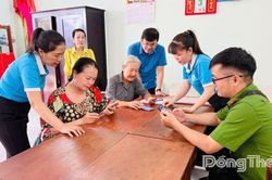 Phường Sa Đ&eacute;c ra mắt m&ocirc; h&igrave;nh tuy&ecirc;n truyền v&agrave; hỗ trợ lưu động nộp hồ sơ thủ tục h&agrave;nh ch&iacute;nh