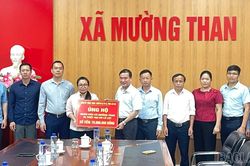 Xã Tú Lệ trao 70 triệu đồng hỗ trợ người dân Mường Than khắc phục hậu quả mưa lũ