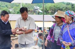 Người trưởng thôn giữ trọn niềm tin của đồng bào