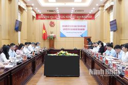 Đo&agrave;n gi&aacute;m s&aacute;t Hội đồng quản l&yacute; BHXH Việt Nam l&agrave;m việc tại tỉnh Ninh B&igrave;nh