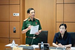 Đại biểu Quốc hội tỉnh Thái Nguyên góp ý hoàn thiện các dự án luật về quân sự, quốc phòng