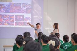 Mở rộng cơ hội việc làm ngoài nước