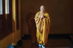 An cư là để sống chung tu học