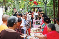 Ngày hội buffet chay kết nối vạn tấm lòng