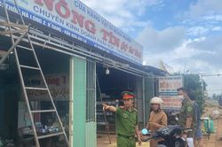 Gia Lai: Công an xã ra quân dẹp nạn lấn chiếm hành lang ATGT