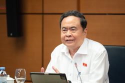 Chủ tịch Quốc hội Trần Thanh Mẫn: Phải chuyển sang tư duy phục vụ, hỗ trợ người dân nâng cao năng lực tự bảo vệ mình bằng pháp luật
