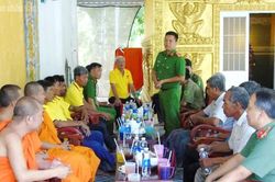 Giữ bình yên từng phum, sóc Khmer