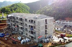 Để tiếng trống khai trường kịp vang lên giữa đại ngàn