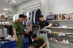 Khởi tố chủ cửa hàng bán hàng nhái nhiều thương hiệu nổi tiếng