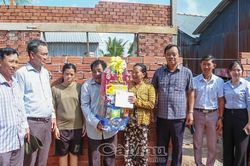 Phó Bí thư Thường trực Tỉnh ủy thăm nạn nhân da cam và kiểm tra tiến độ xây dựng nhà ở