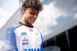 Arvid Lindblad và hành trình biến giấc mơ Formula 1 thành hiện thực ở tuổi 18