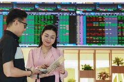 Chứng khoán 4/8: VN-Index tăng 14,39 điểm nhờ lực kéo nhóm Vingroup