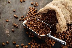 Giá cà phê hôm nay: Robusta tăng nhẹ, Arabica giảm sâu